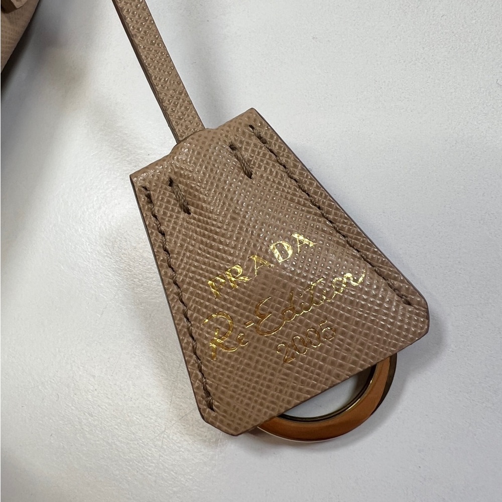 Prada Re-edition Reedition 2005 Saffiano Leather Shoulder Bag Crossbody Purse - Picture 6 of 11